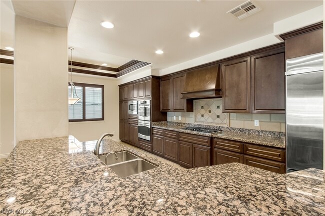 Building Photo - 9141 Tesoras Dr