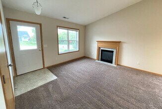 Building Photo - 601 W 9th St