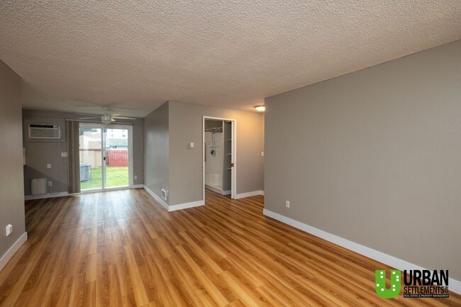 Foto del edificio - Great 3 bedroom 2 bathroom townhome for re...
