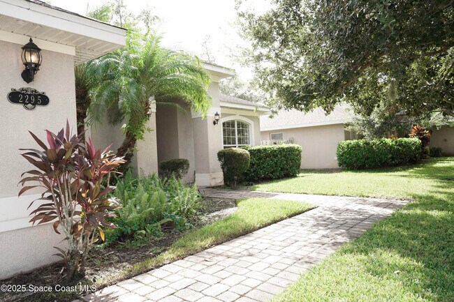 Building Photo - 2295 Botanica Cir