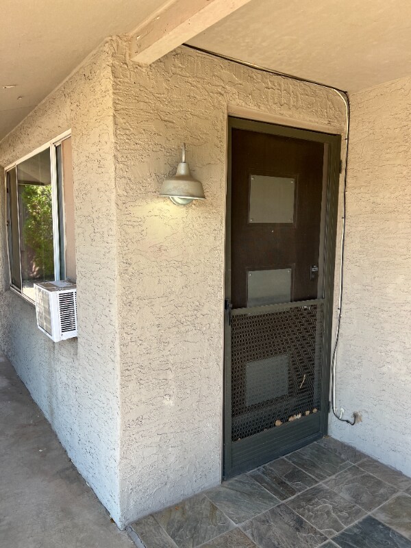 Building Photo - 4213 N Westview Dr