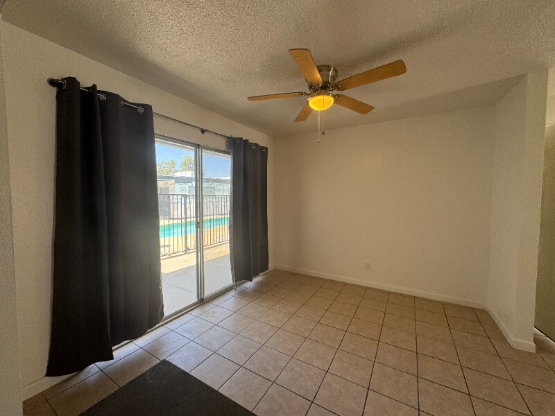 Foto principal - 1237 Sunny Ridge Dr