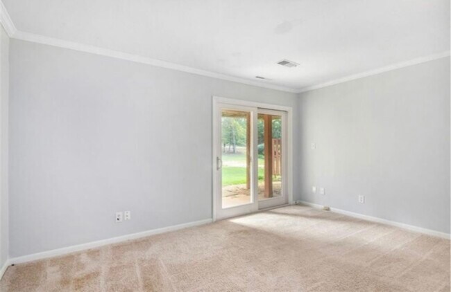 Building Photo - 7 Basswood Cir