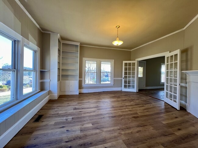 Building Photo - 201 E Cowles St