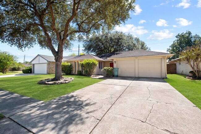 Building Photo - 15907 Wingdale Dr