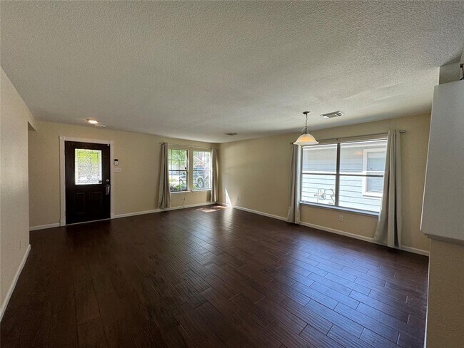 Foto del edificio - 239 Remington Heights Dr