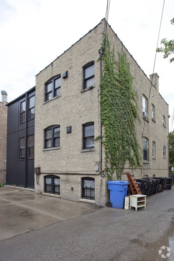 Building Photo - 2239 N Kimball Ave