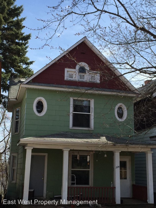 Primary Photo - 224 E 6th St