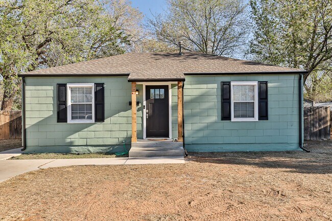 Building Photo - Pre-Leasing for Summer/Fall 2025!!