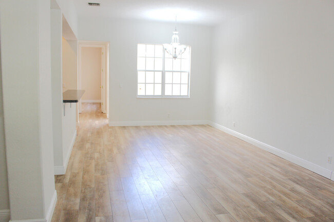 Foto del edificio - 615 NW 24th Ave