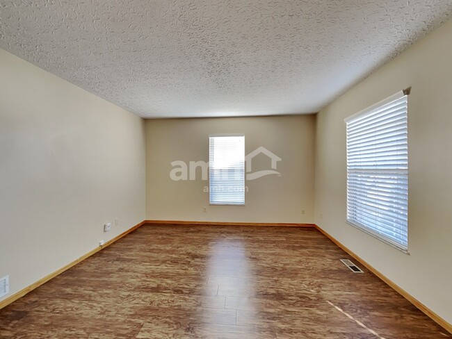 Building Photo - 8865 Kingsley Drive