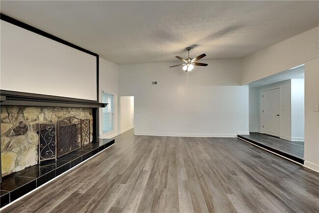 Foto del edificio - 4365 Reef Rd