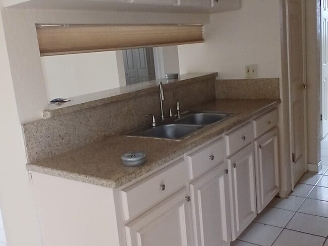 Foto del edificio - 1239 Brown Dr