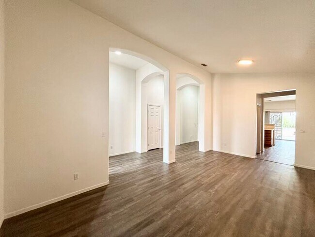 Foto del edificio - 1626 W Hammer Ln