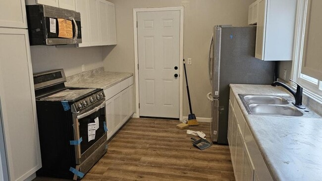 Building Photo - 126 W Scribner Ave