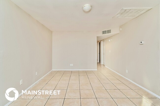 Building Photo - 854 W Calle Matus