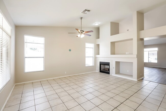 Building Photo - 730 N Swallow Ln