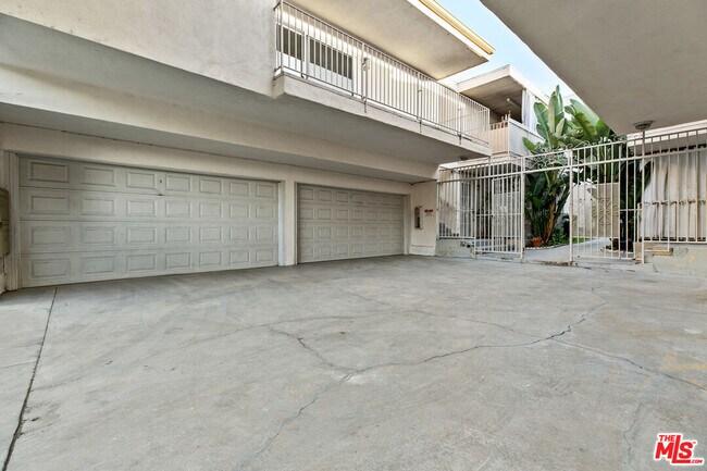 Foto del edificio - 330 E Dryden St