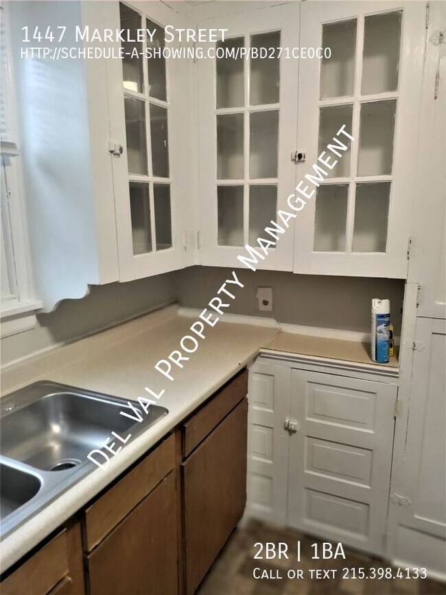 Foto del edificio - Brick-Front 2-BD, 1-BTH, Townhome for Rent...