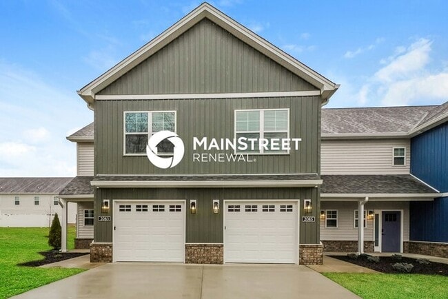 3 Bedroom Pet-Friendly Home in Jeffersonville, IN with Main Street Renewal - 3 Bedroom Pet-Friendly Home in Jeffersonville, IN with Main Street Renewal