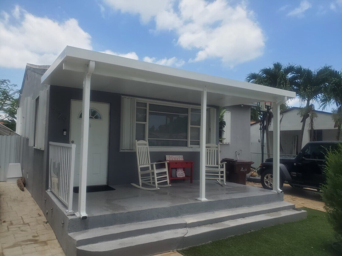 729 SE 9th Pl, Hialeah, FL 33010 House Rental in Hialeah, FL