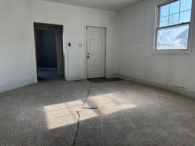 Building Photo - 209 N G St