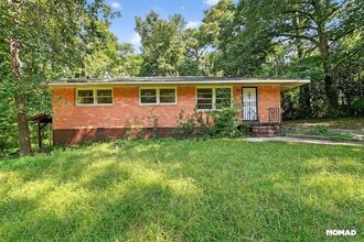 Building Photo - 704 Valleyview Dr