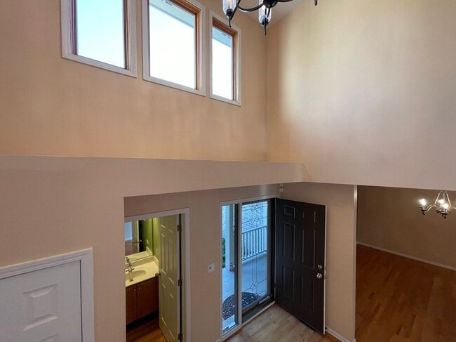 Building Photo - 450 Foxford Dr