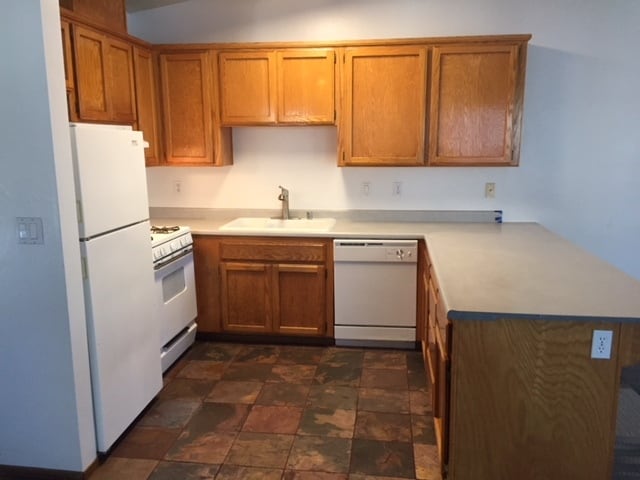 kitchen - 3715 Pioneer Trail
