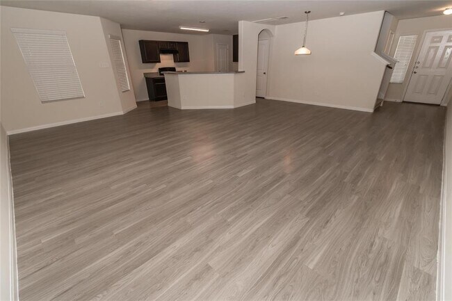 Foto del edificio - 5454 Plantation Forest Dr