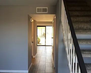 Foto del edificio - Beautifully Updated 2-Bedroom Townhome in Lakeview Villas!