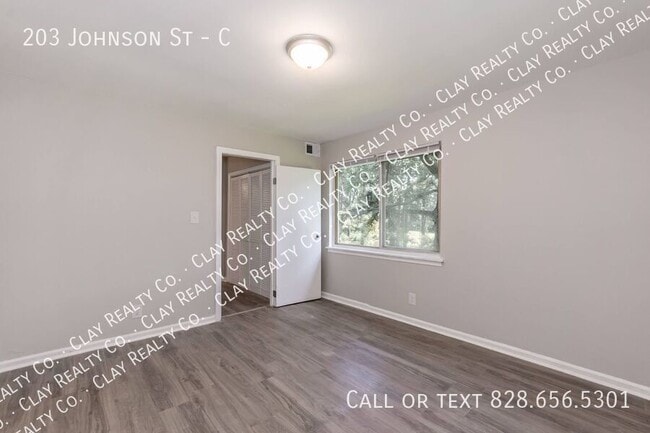 Foto del edificio - 203 Johnson St