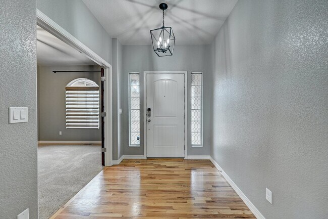 Foto del edificio - $3,100 - 4-Bed, 3-Bath Home in Co Springs ...