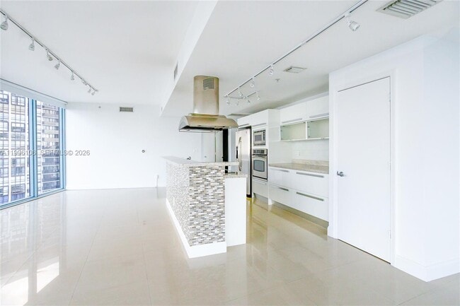 Foto del edificio - 601 NE 36th St