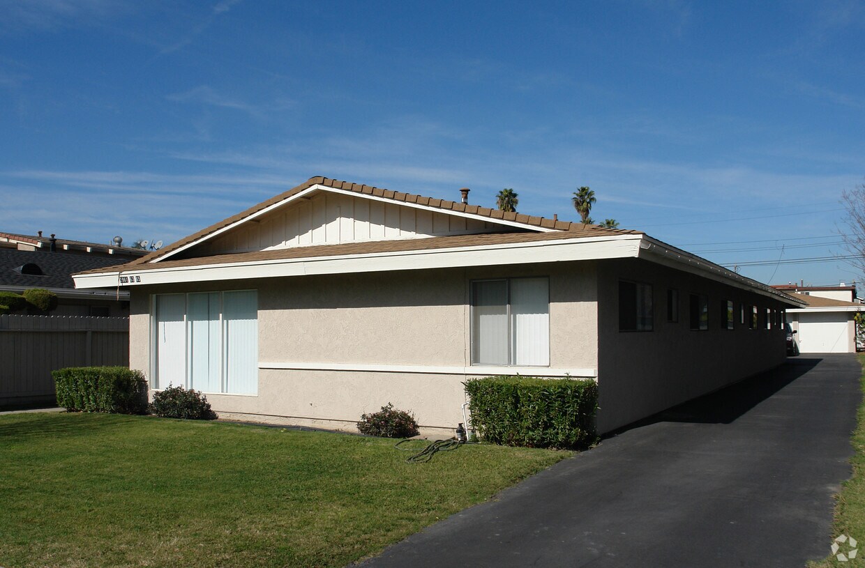 Foto del edificio - 3951-3965 Howard Ave