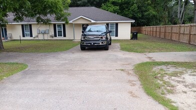 Building Photo - 1741 Elvan Ave