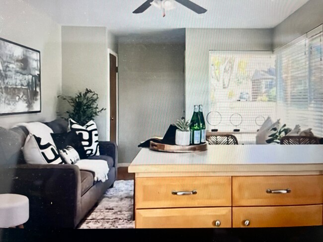 Foto del edificio - 2118 Browning Ave