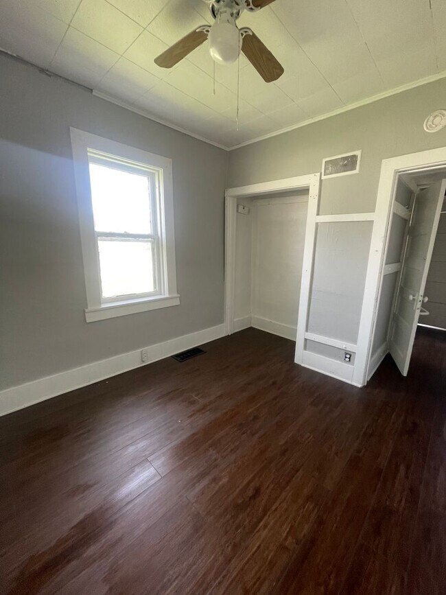 Building Photo - 2bd 1ba single family home