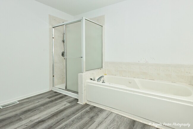 Building Photo - 418 Kresswood Dr