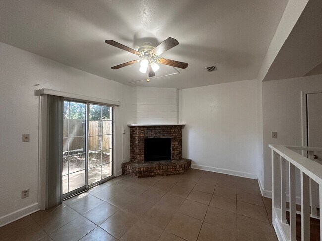 Building Photo - 609 Acorn Grove Ct
