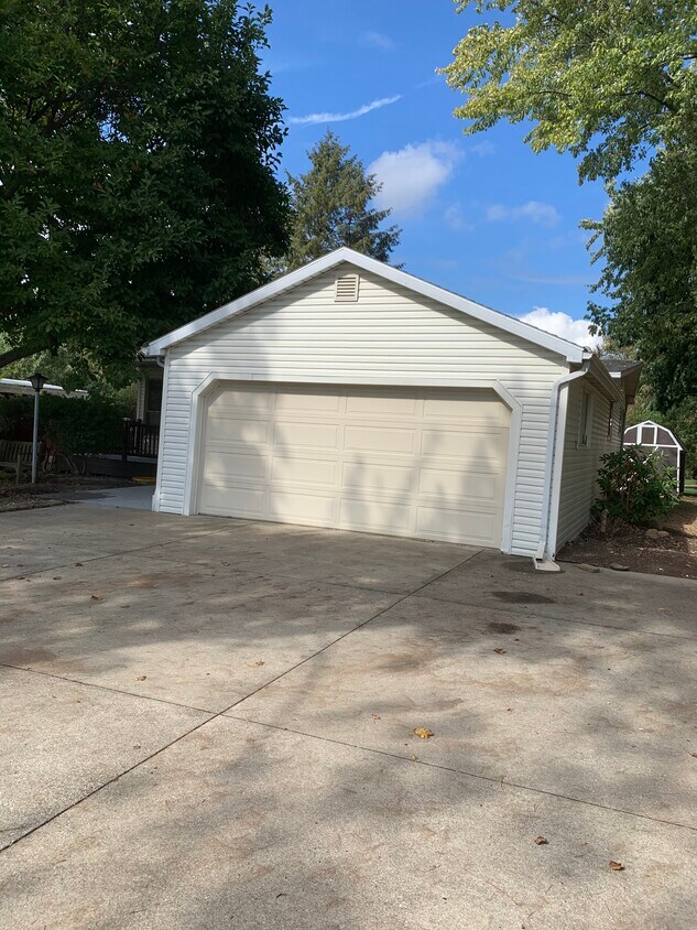 Primary Photo - 6065 Fulton Dr NW