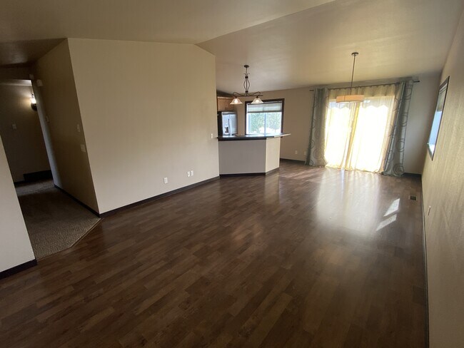 Foto del edificio - 639 38th Ave E