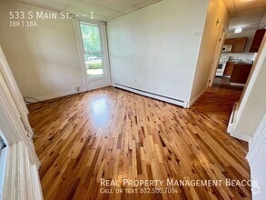 Building Photo - 533 S Main St