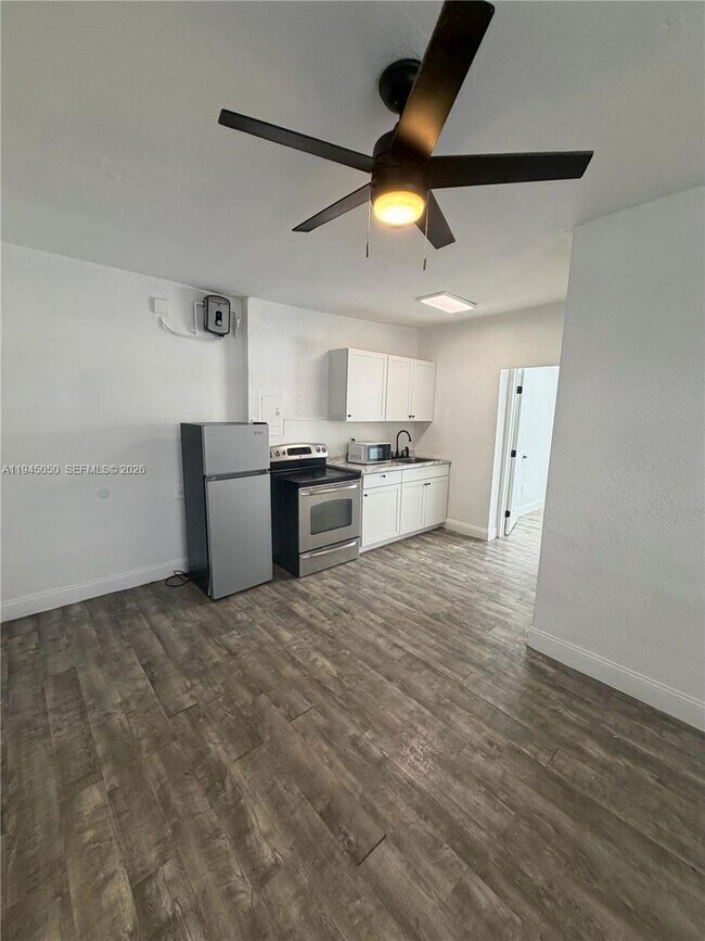 Building Photo - 850 NW 2nd St