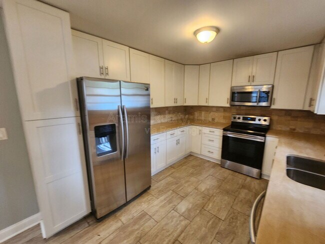 Building Photo - 1733 Beecher St SW