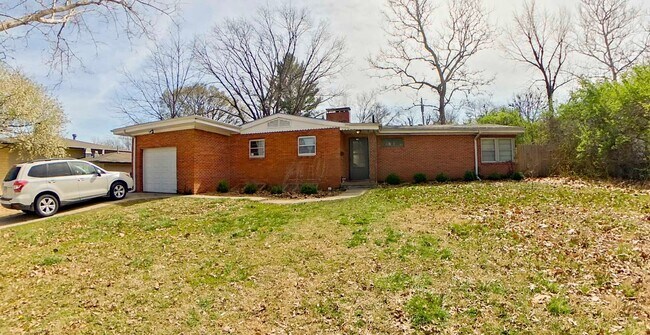 Building Photo - 3D Tour Available - Great Location + Back Deck + Pet Friendly + Garage Parking! Available August ...