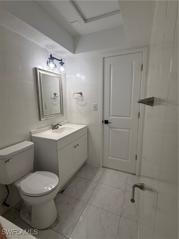 Foto del edificio - 3318 Del Prado Blvd S