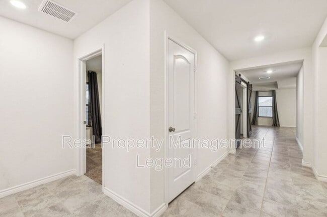 Foto del edificio - 2617 Warren Ln