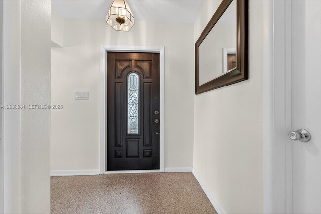 Foto del edificio - 607 Coconut Ave N