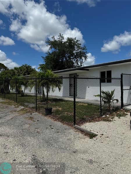 Building Photo - 645 NW 64th St